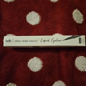 ⚪️🔴5/10$ billion dollar beauty Liquid Eyeliner - Black